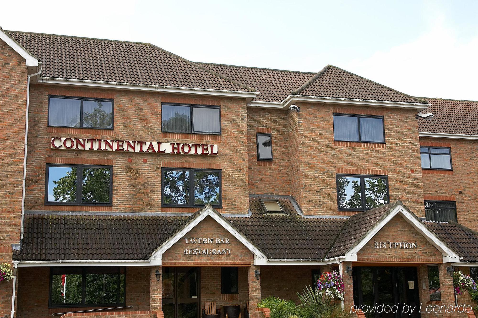 Lakeside Continental Hotel Camberley Exterior photo
