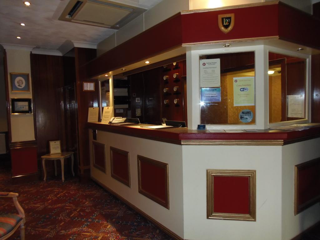 Lakeside Continental Hotel Camberley Exterior photo